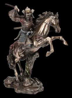 Samurai Figur - Krieger Auf Steigendem Pferd