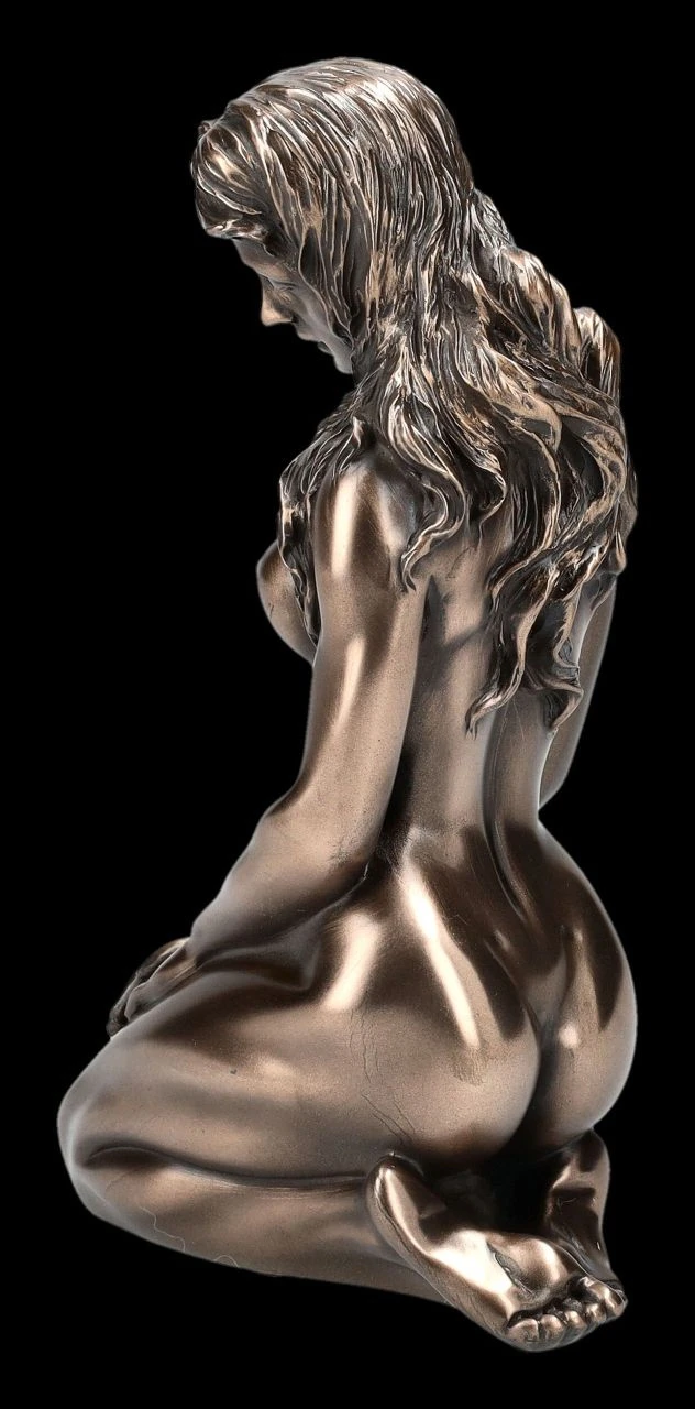 Weibliche Akt Figur - Frau kniet - Erwartung Weibliche Akt Figur - Frau Kniet - Erwartung -Veronese 2D FS25035 Weibliche Akt Figur Frau kniet