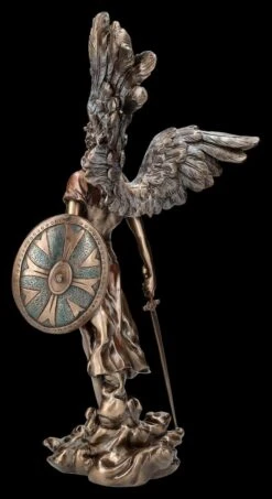 Erzengel Michael Figur In Heroischer Pose -Veronese 2D FS25981 Erzengel Michael Figur in heroischer Pose 3 1280x1280