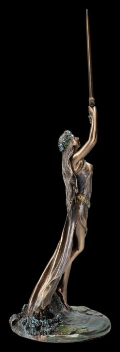 Lady Of The Lake Figur - Hebt Excalibur Zum Himmel -Veronese 2D FS26080 Lady of the Lake Figur hebt Excalibur zum Himmel 6 1280x1280