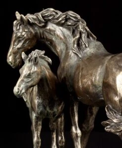 Pferde Figur - Stute Mit Fohlen 5 Pferde Figur - Stute Mit Fohlen -Veronese 5169 5 horse figure 5 1280x1280