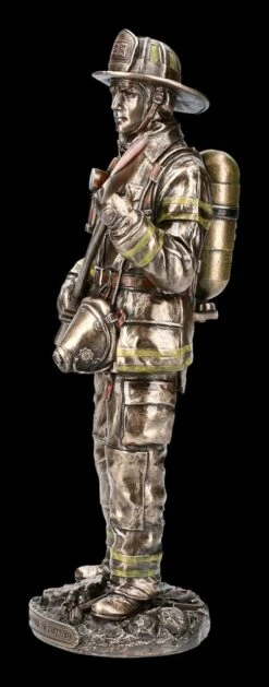 Feuerwehrmann Figur Mit Axt Und Sauerstoffflasche -Veronese FS12351 Feuerwehrmann Figur mit Axt und Sauerstoffflasche 3 1280x1280