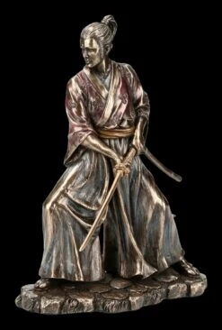 Samurai Krieger Figur Kyota Zieht Schwert