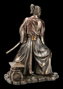 Samurai Krieger Figur Kyota Zieht Schwert -Veronese FS15736 Samurai Krieger Figur Kyota zieht Schwert 4 1280x1280