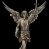 Erzengel Raguel Figur Mit Erhobenen Schwert