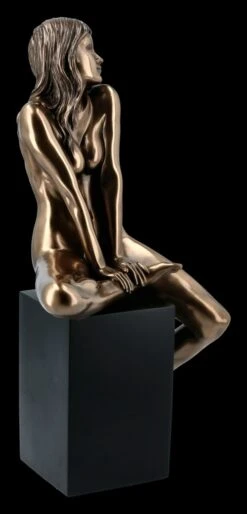 Weibliche Akt Figur - Sitzend Auf Monolith -Veronese FS16496 Akt Figur Frau 7 1280x1280