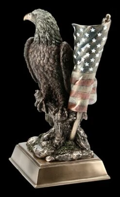 Adler Figur Sitzt Vor US Flagge -Veronese KS6432 Adler Figur sitzt vor US Flagge 3 1280x1280