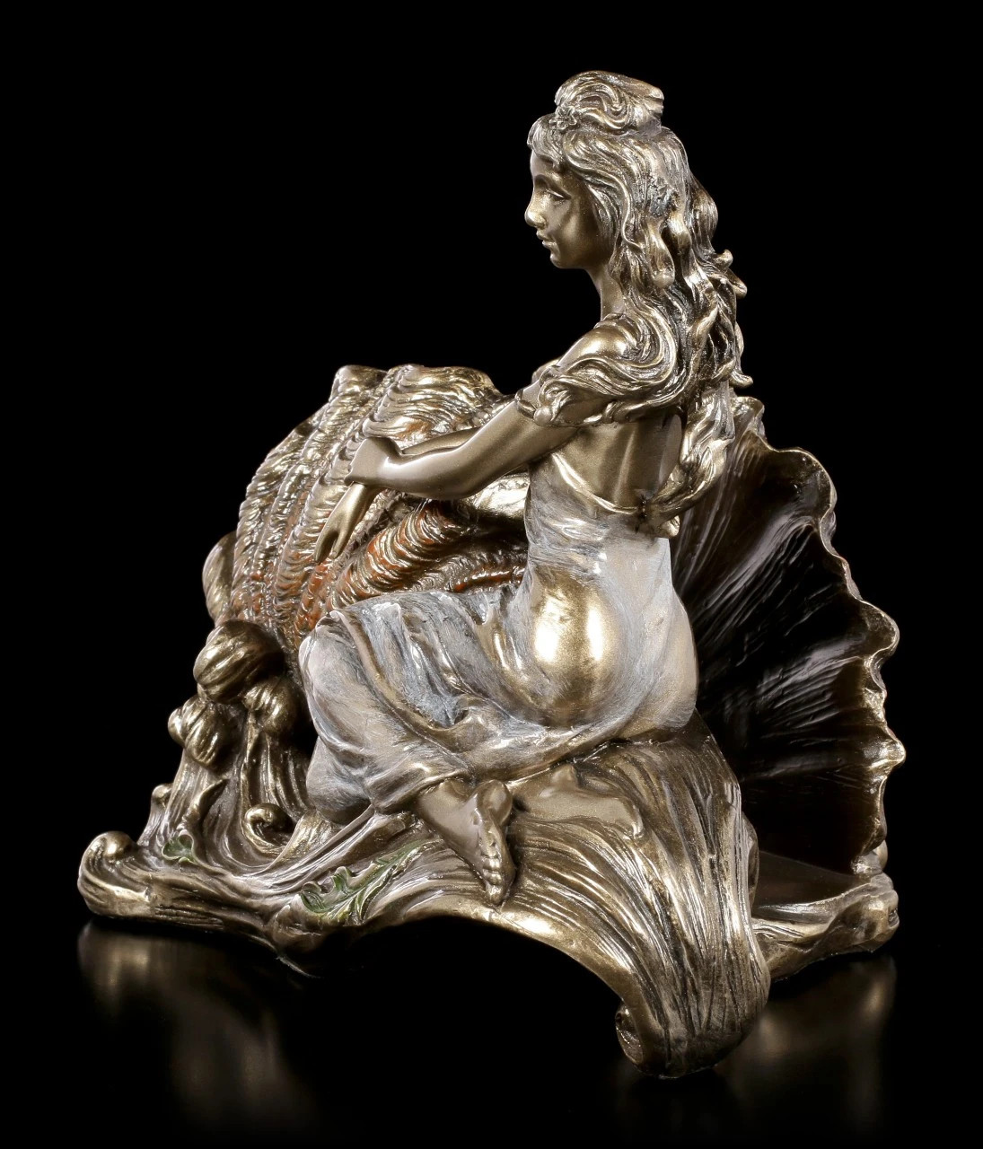 Serviettenhalter - Frau sitzt neben Muschel Serviettenhalter - Frau Sitzt Neben Muschel -Veronese Serviettenhalter Frau Sitzt Neben Muschel