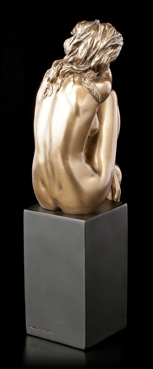 Weibliche Akt Figur - Auf Monolith sitzend Weibliche Akt Figur - Auf Monolith Sitzend -Veronese Weibliche Akt Figur Auf Monolith Sitzend