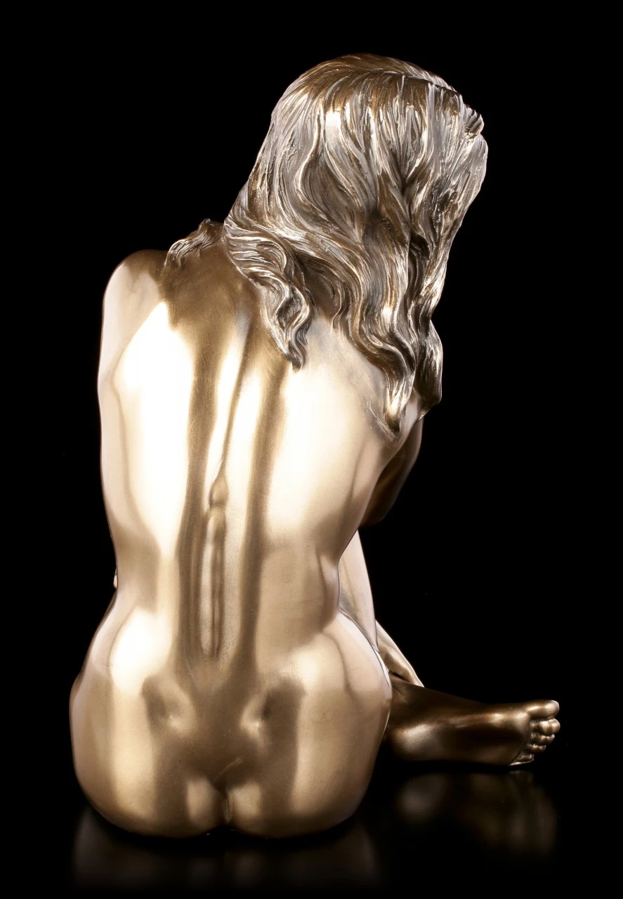 Weibliche Akt Figur - Sitzend mit Blick zum Boden Weibliche Akt Figur - Sitzend Mit Blick Zum Boden -Veronese Weibliche Akt Figur Sitzend Mit Blick Zum Boden